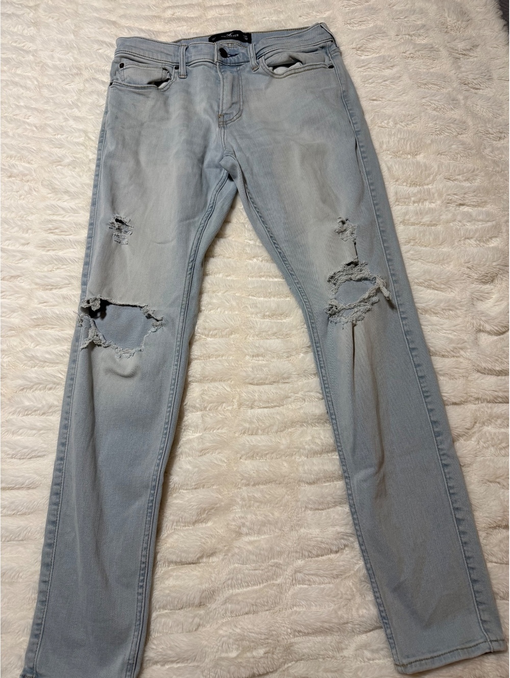 Hollister light wash distressed skinny jeans